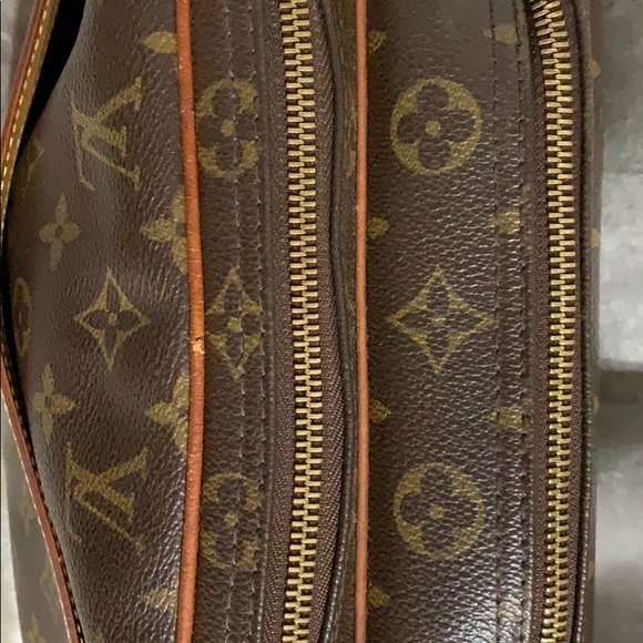 Authentic Louis Vuitton Reporter - Picture 2 of 8